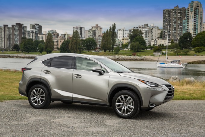 2015 Lexus NX 200t 003